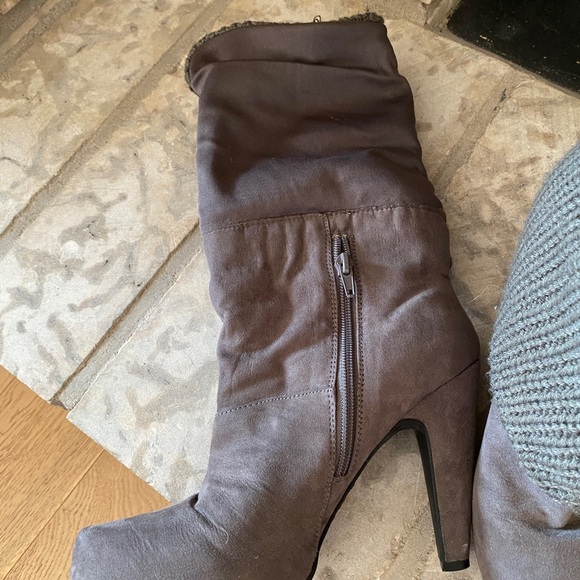 GUESS sweater booties - Picture 4 of 8